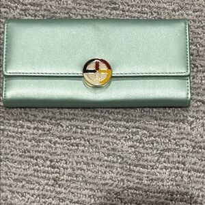 Nu Trendz Green Wallet Sleek Minimalist Design